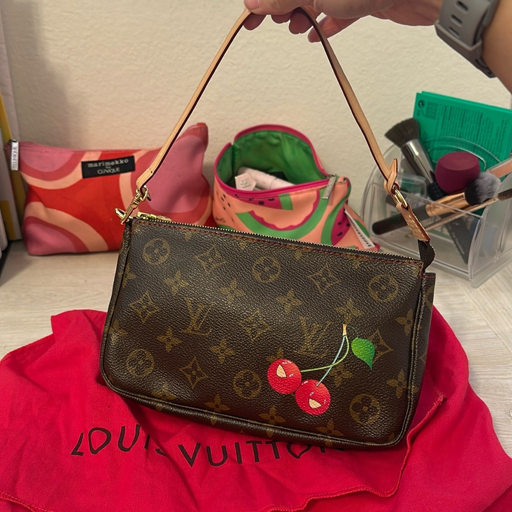 Louis Vuitton shoulder purse